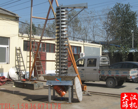 辣條振動螺旋提升機(jī)生產(chǎn)現(xiàn)場